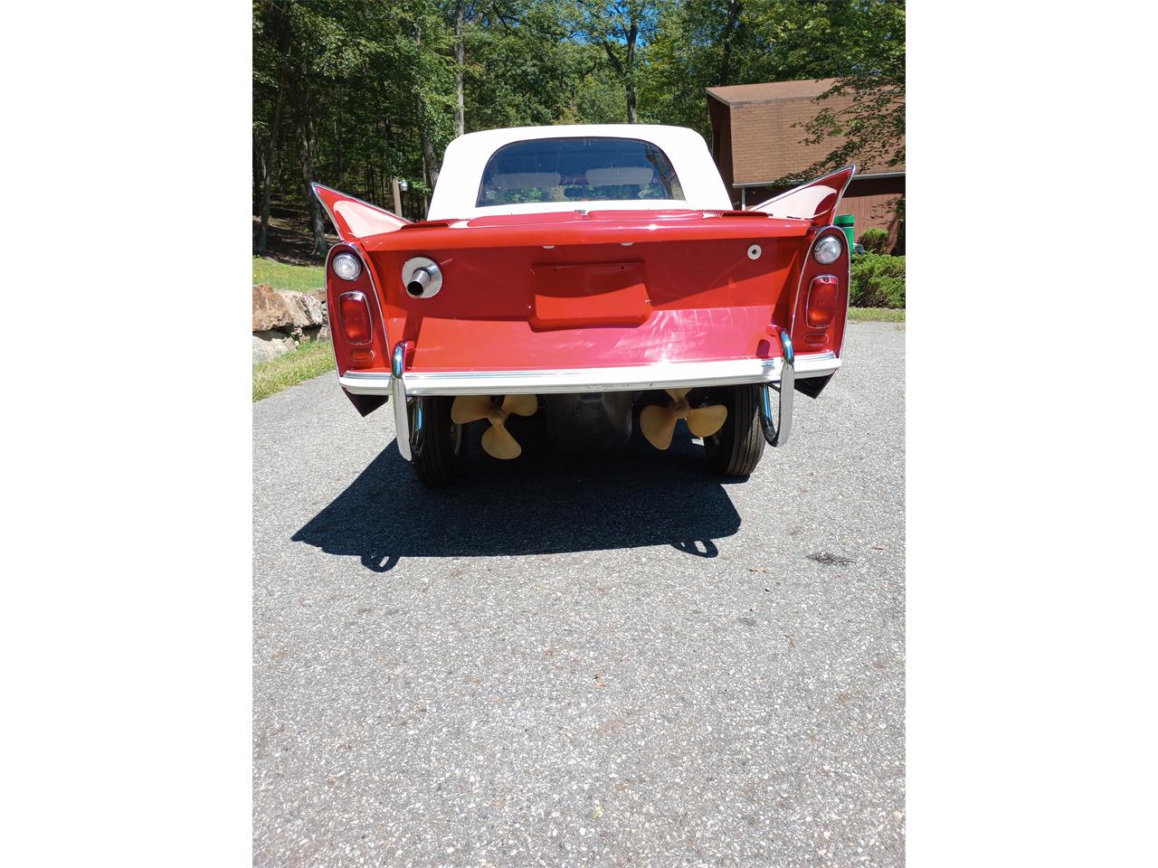 Amphicar-770-1964-red-white-and-gray-3