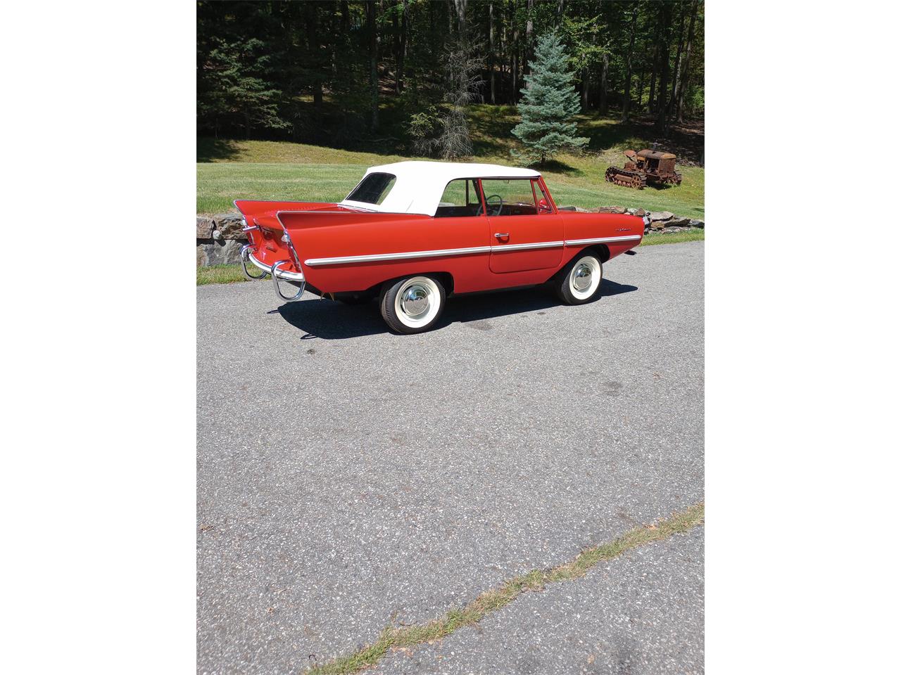 Amphicar-770-1964-red-white-and-gray-4
