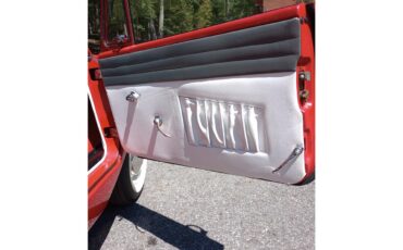 Amphicar-770-1964-red-white-and-gray-8
