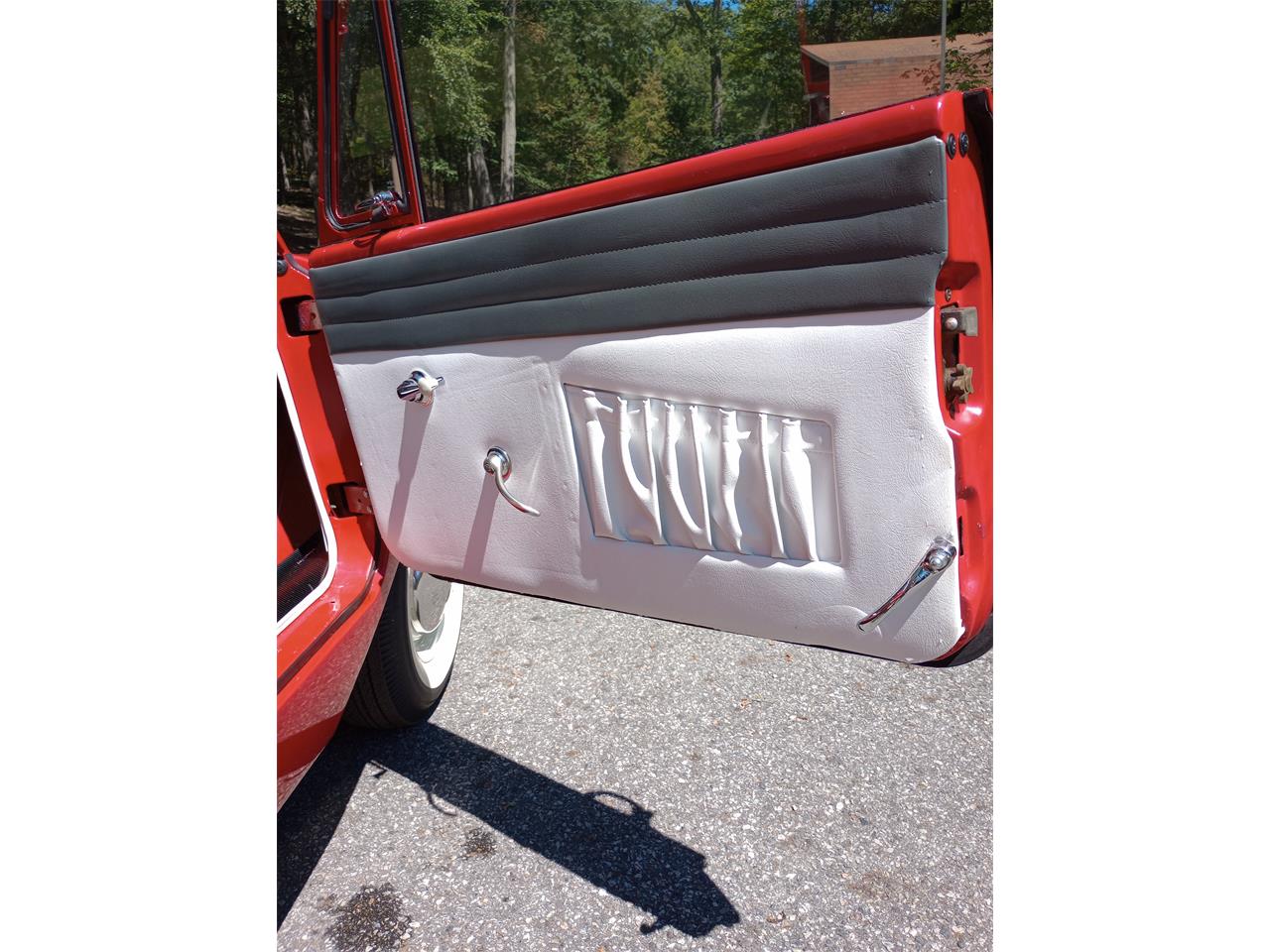 Amphicar-770-1964-red-white-and-gray-8
