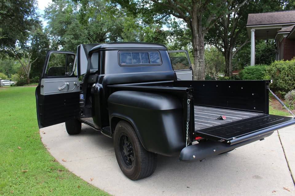 Apache-4-wd-stepside-1959-black-6