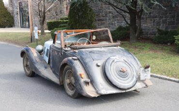 Aston-Martin-2-litre-1938-Drophead-Coupe-3