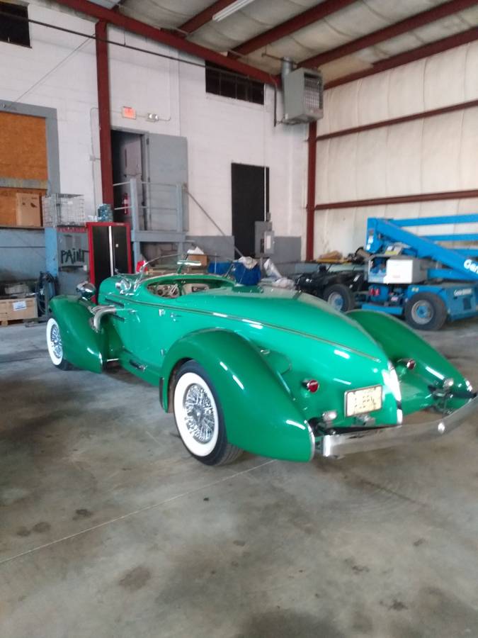 Auburn-speedster-1937-green-2