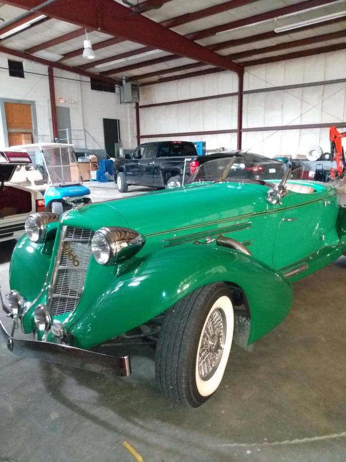 Auburn-speedster-1937-green