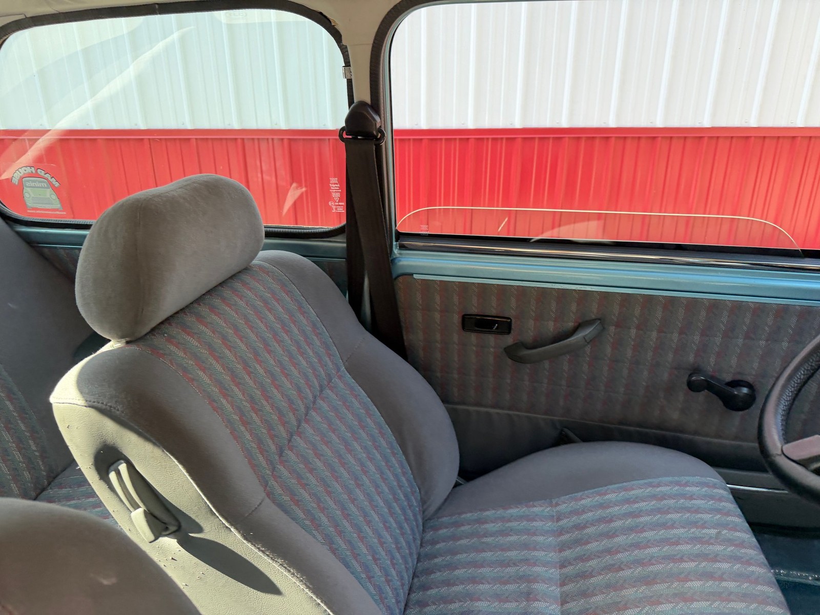 Austin-Mini-1971-Coupe-12