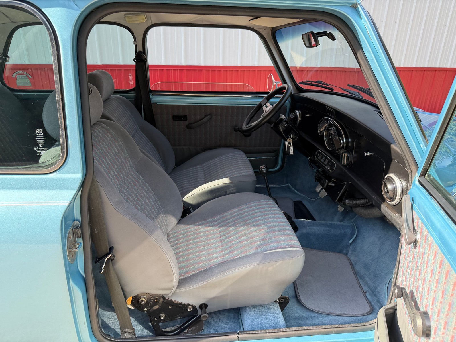 Austin-Mini-1971-Coupe-15