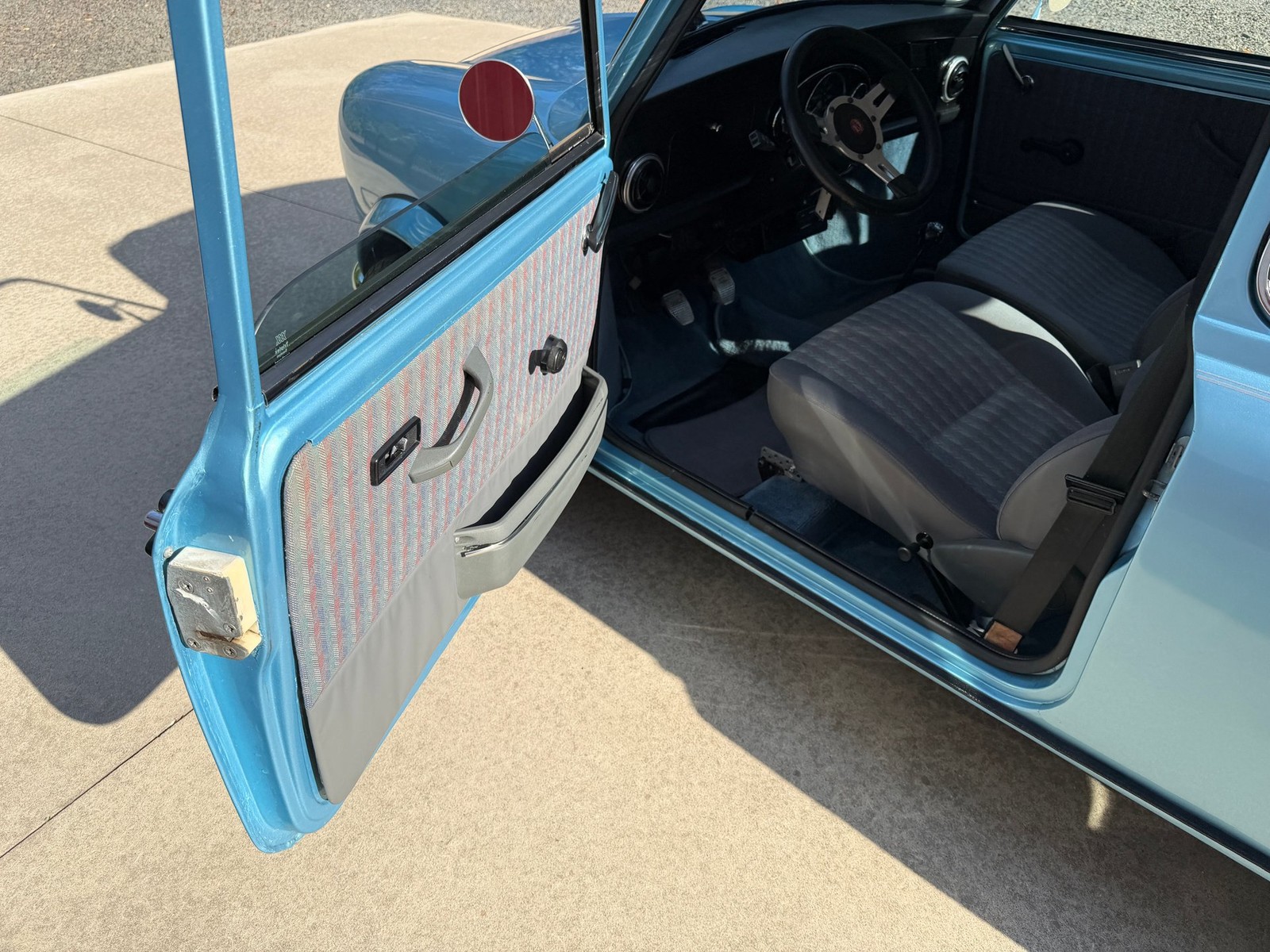 Austin-Mini-1971-Coupe-18