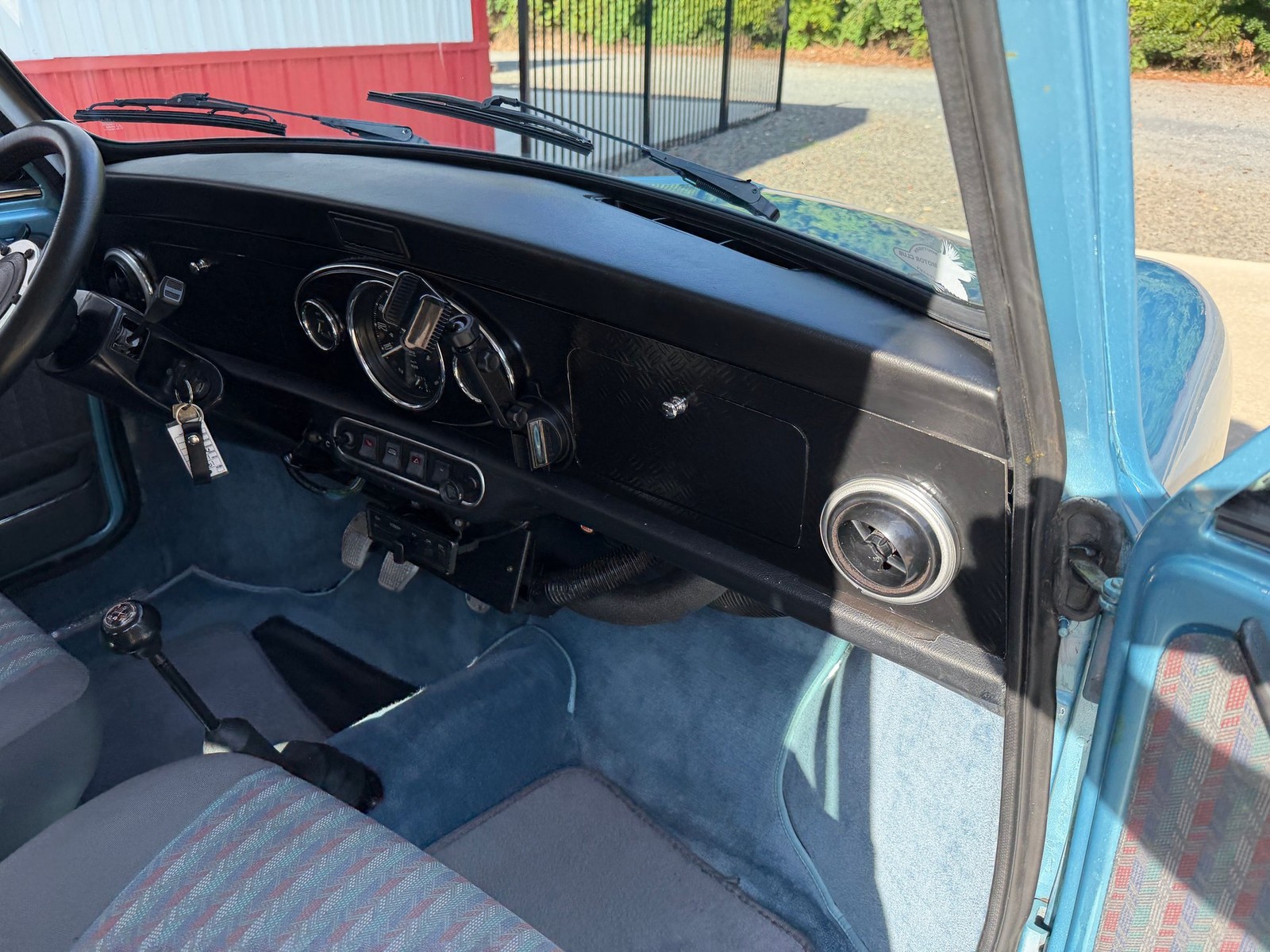 Austin-Mini-1971-Coupe-9