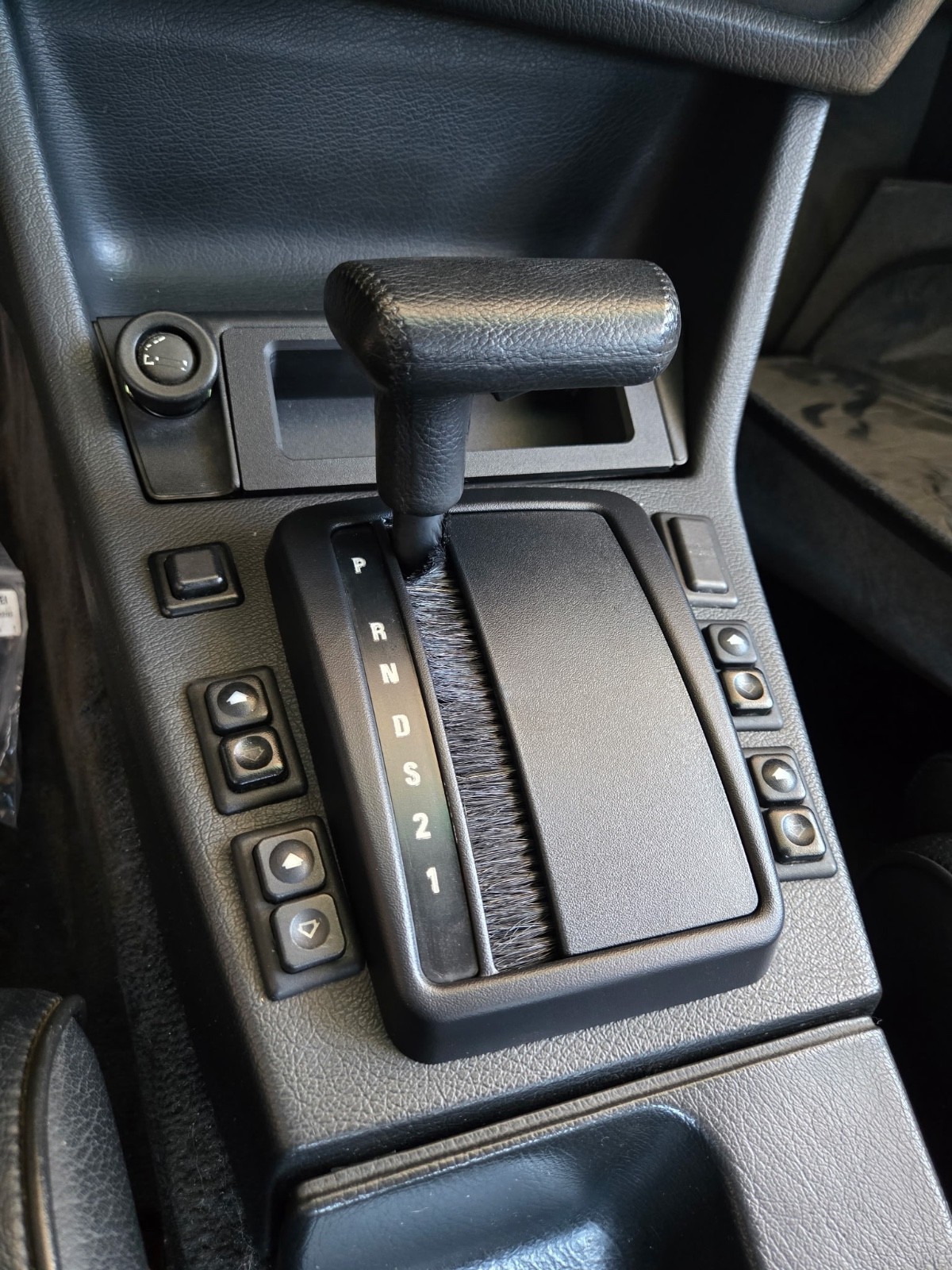 BMW-3-Series-1989-Sedan-10