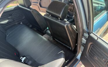 BMW-3-Series-1989-Sedan-4