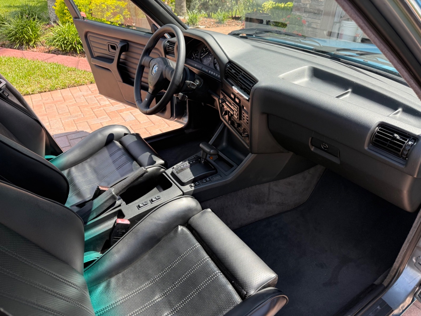 BMW-3-Series-1989-Sedan-5