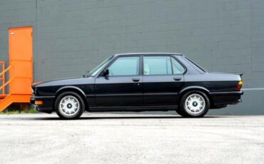 BMW-5-Series-1986-Sedan-10
