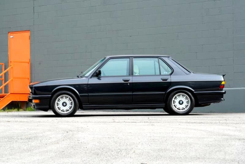 BMW-5-Series-1986-Sedan-10