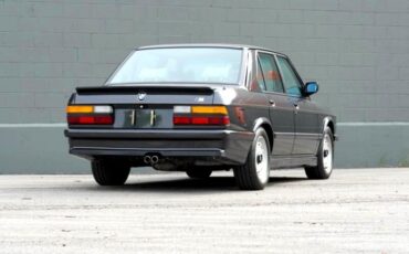 BMW-5-Series-1986-Sedan-12
