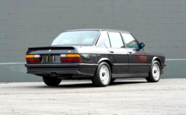 BMW-5-Series-1986-Sedan-14