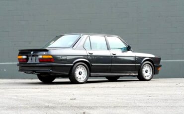 BMW-5-Series-1986-Sedan-16