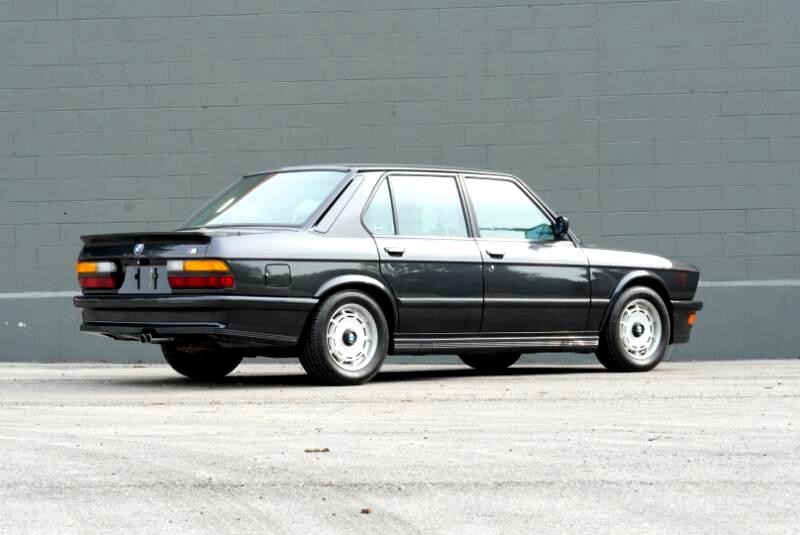 BMW-5-Series-1986-Sedan-16