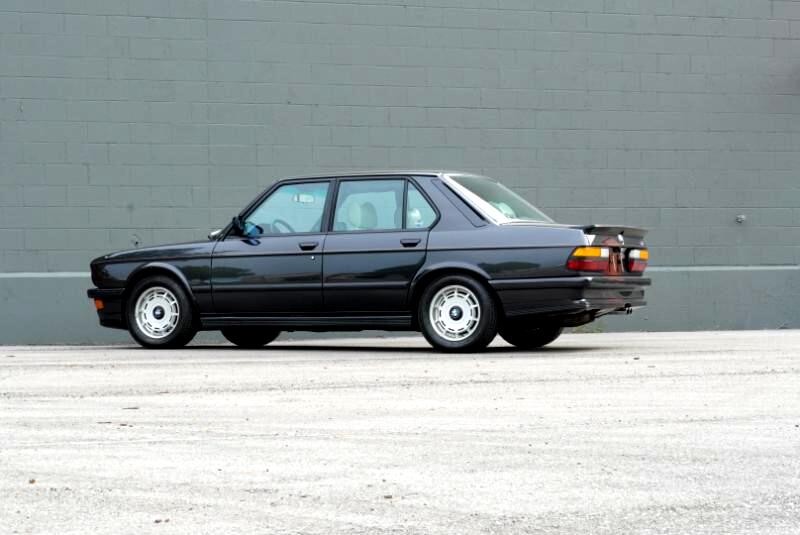 BMW-5-Series-1986-Sedan-17