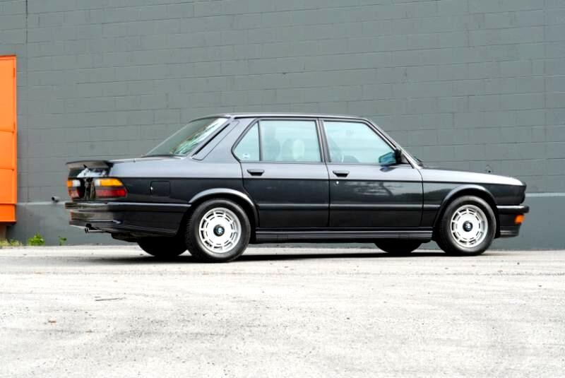 BMW-5-Series-1986-Sedan-18