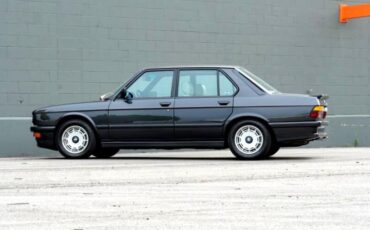 BMW-5-Series-1986-Sedan-19