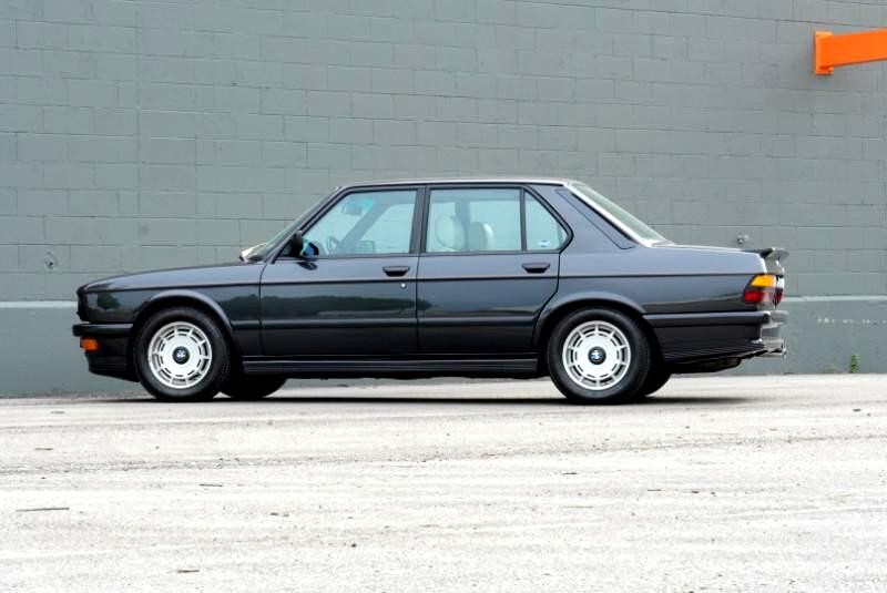 BMW-5-Series-1986-Sedan-19
