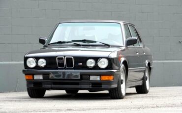 BMW-5-Series-1986-Sedan-22