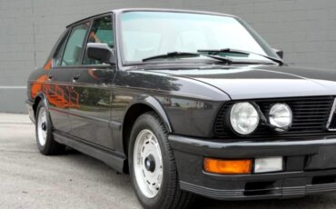 BMW-5-Series-1986-Sedan-24