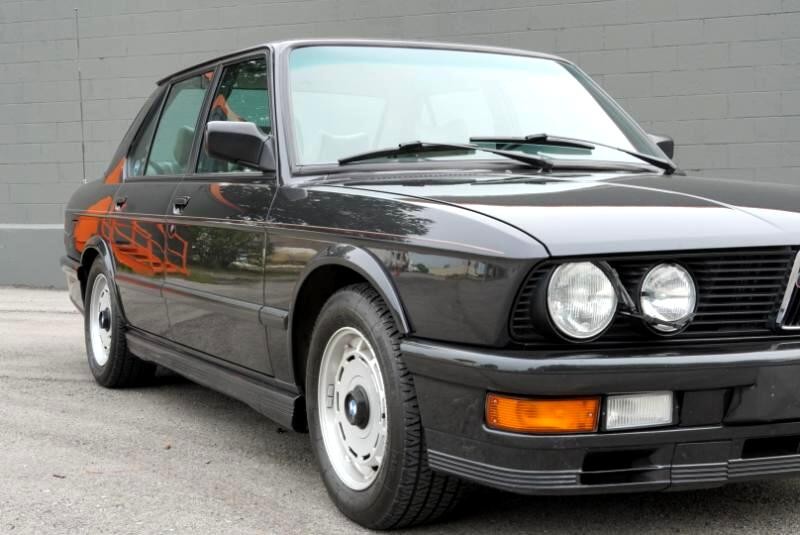 BMW-5-Series-1986-Sedan-24
