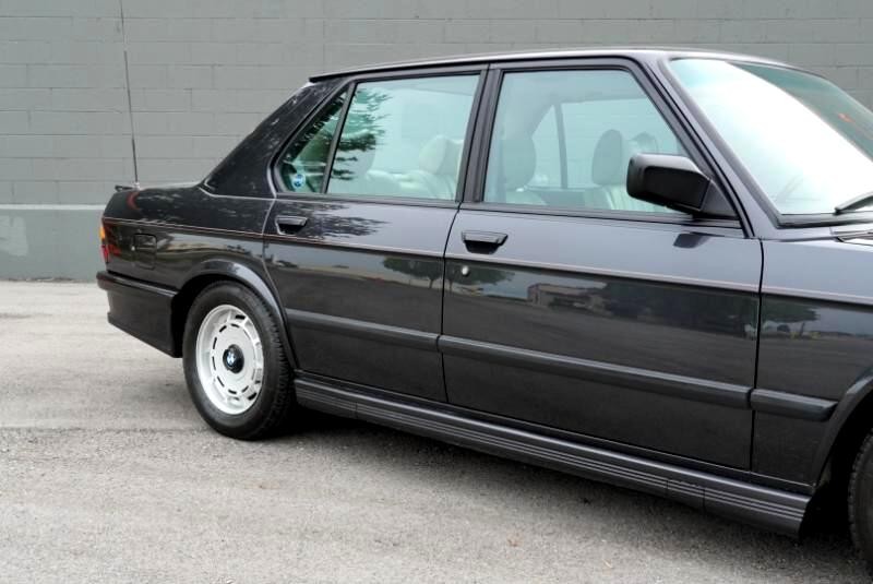 BMW-5-Series-1986-Sedan-25