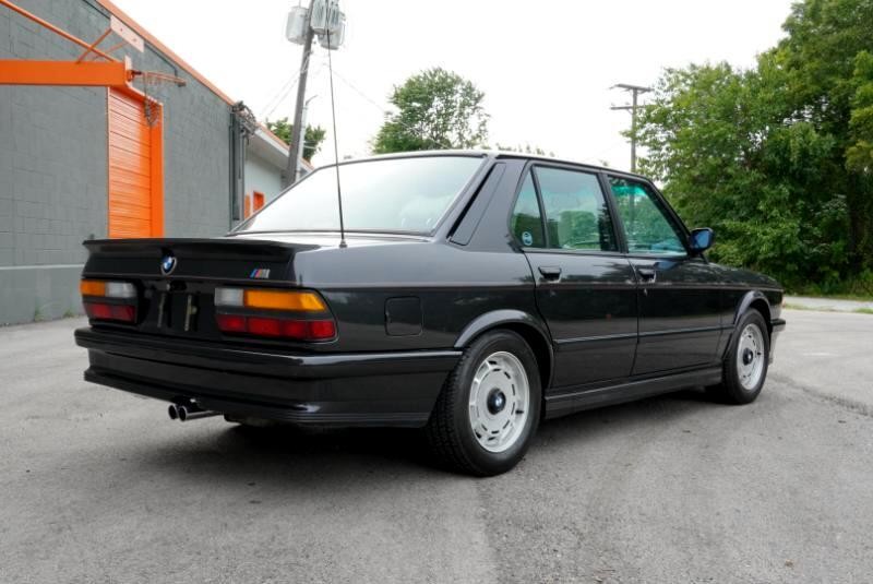 BMW-5-Series-1986-Sedan-26