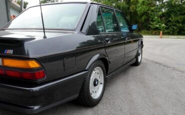 BMW-5-Series-1986-Sedan-27