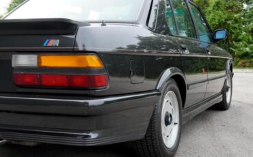 BMW-5-Series-1986-Sedan-34