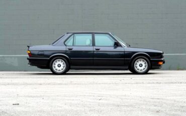BMW-5-Series-1986-Sedan-9
