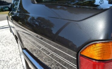 BMW-7-Series-1988-Sedan-13