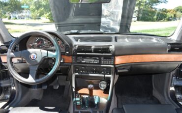 BMW-7-Series-1988-Sedan-17