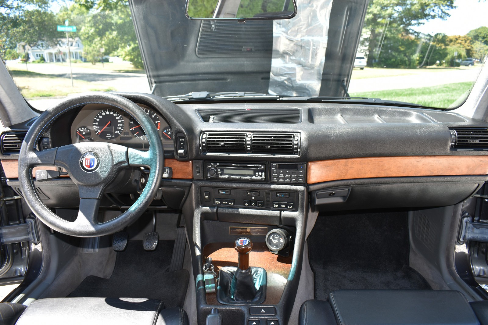 BMW-7-Series-1988-Sedan-17