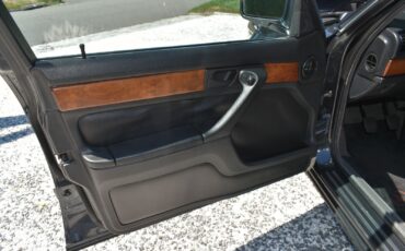 BMW-7-Series-1988-Sedan-18