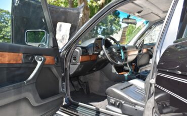 BMW-7-Series-1988-Sedan-19