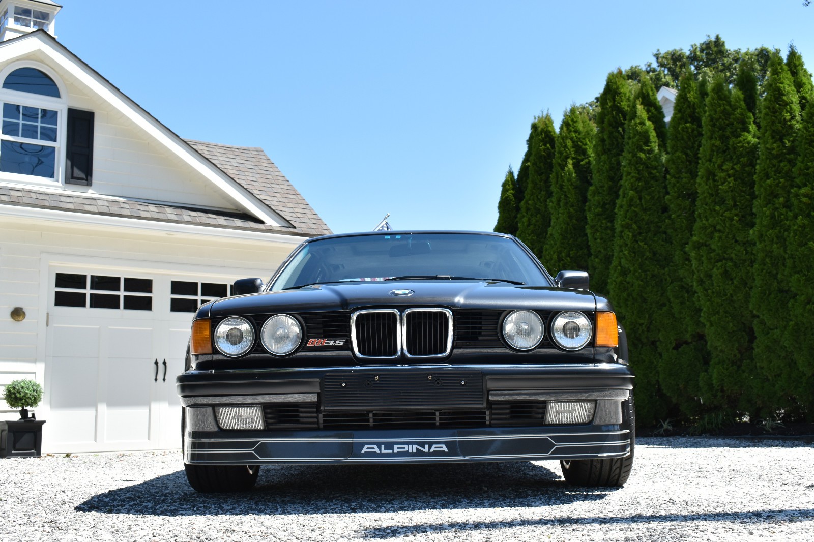BMW-7-Series-1988-Sedan-2