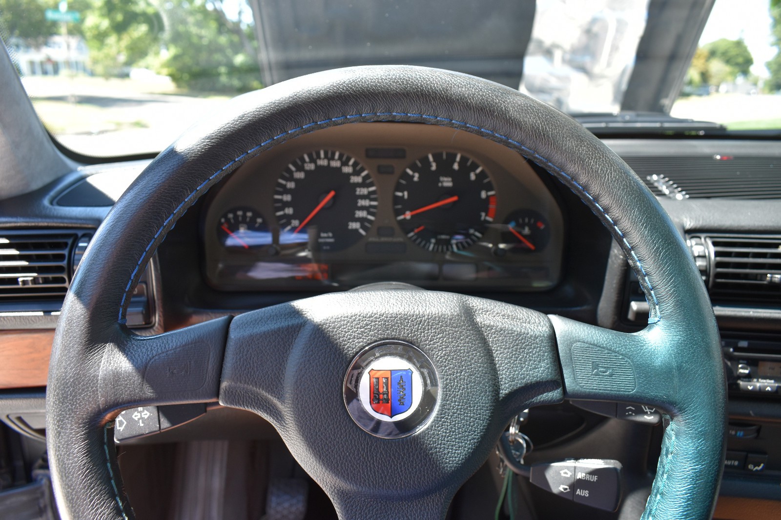 BMW-7-Series-1988-Sedan-25