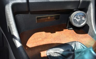 BMW-7-Series-1988-Sedan-32