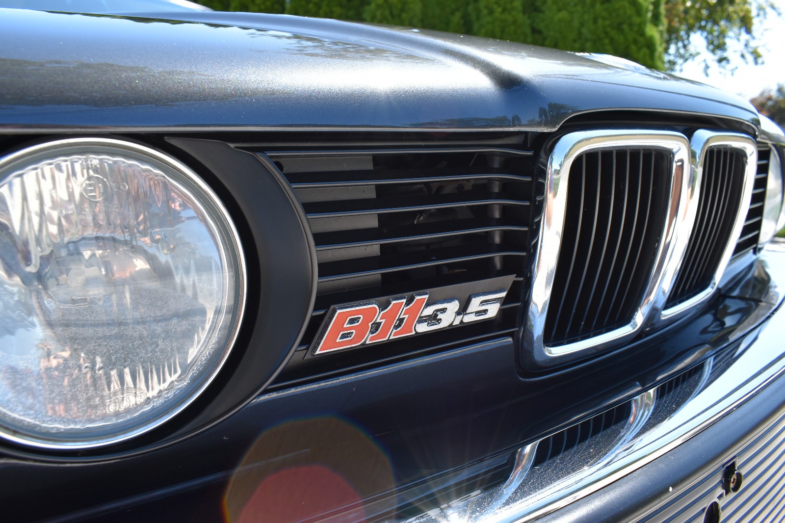 BMW-7-Series-1988-Sedan-4