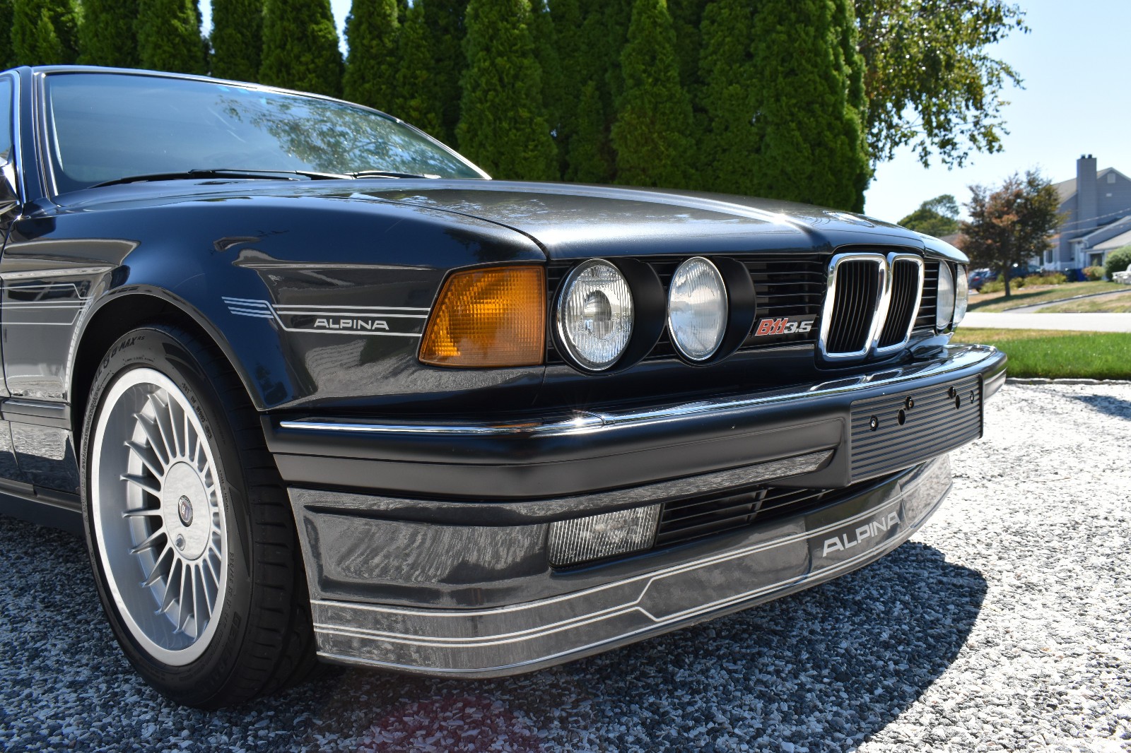 BMW-7-Series-1988-Sedan-7