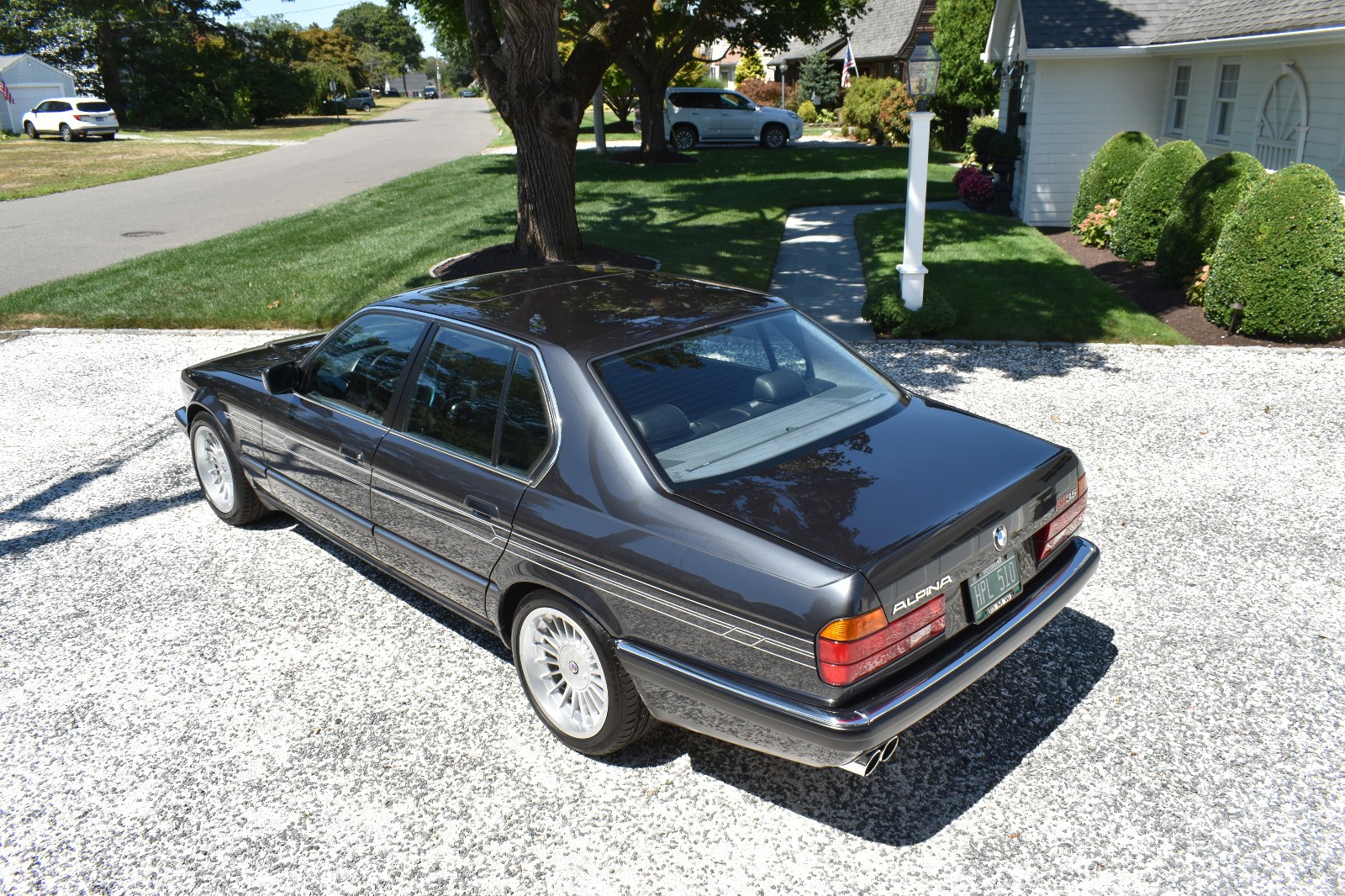 BMW-7-Series-1988-Sedan-9