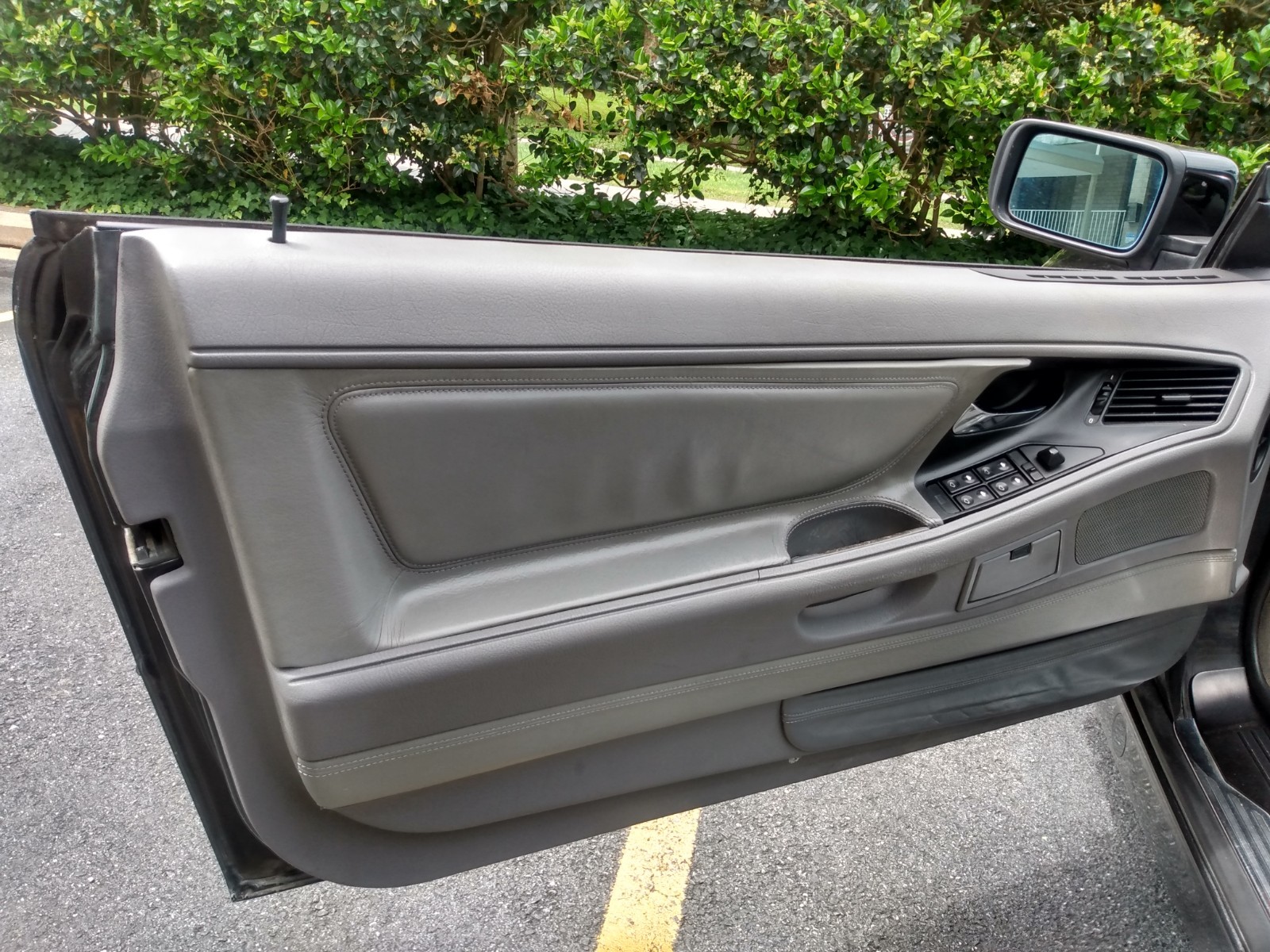 BMW-8-Series-1996-Coupe-20