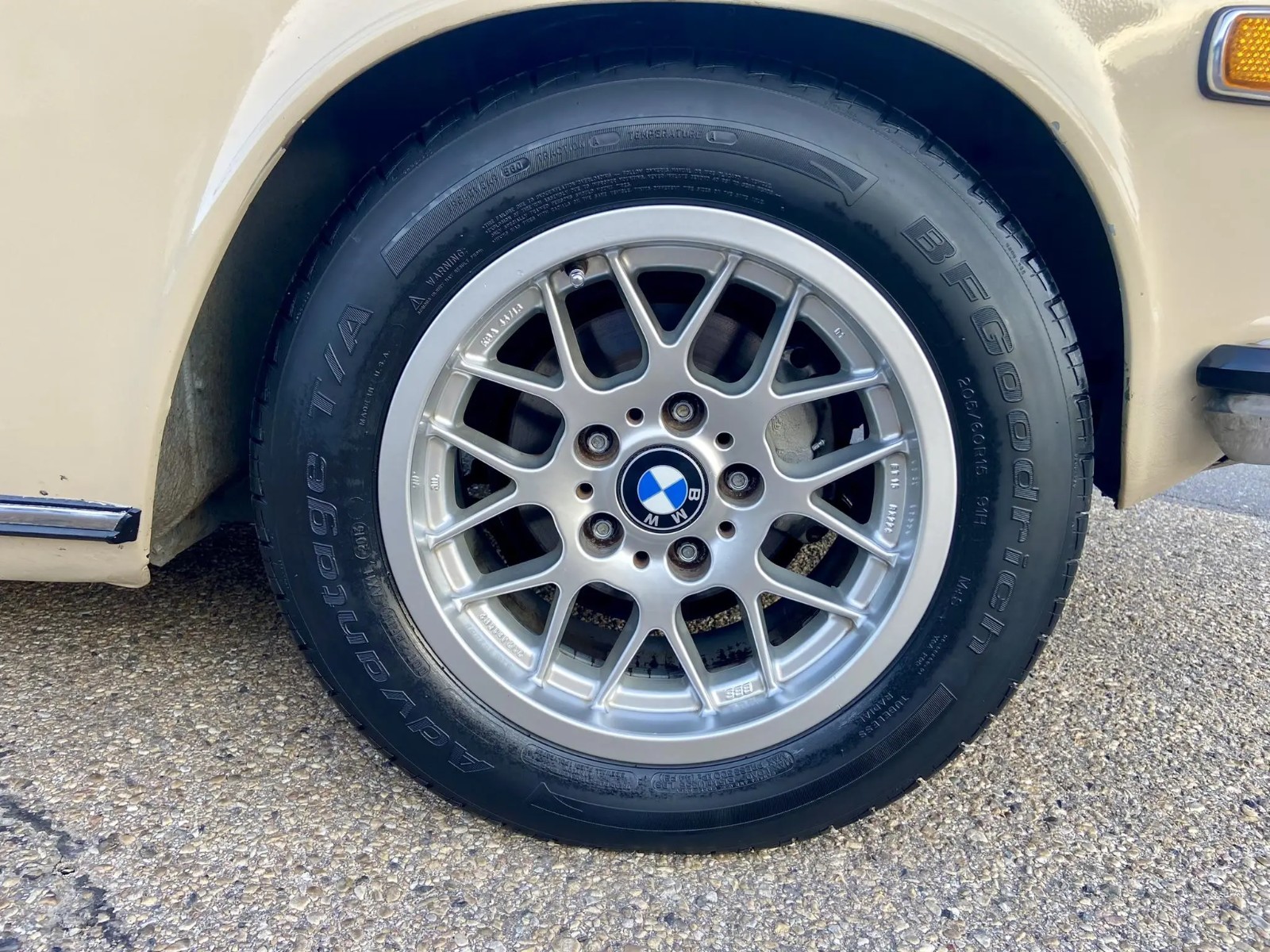 BMW-Bavaria-1973-Sedan-6