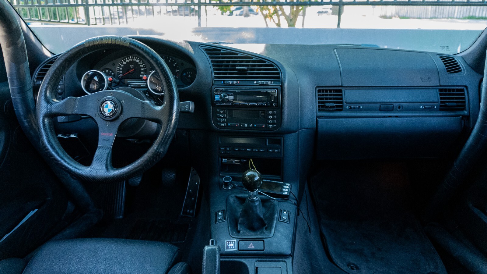 BMW-M3-1996-Coupe-35