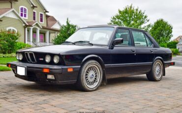 BMW-M5-1988-Sedan-14