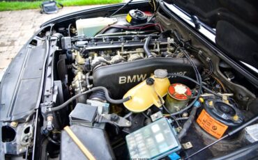 BMW-M5-1988-Sedan-15