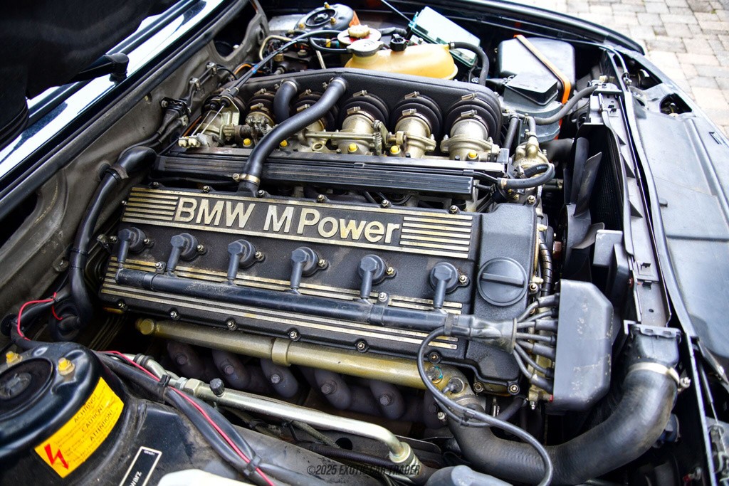 BMW-M5-1988-Sedan-17